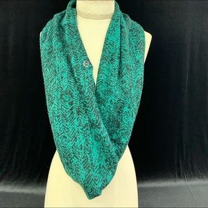Micheal Kors green and black circle scarf